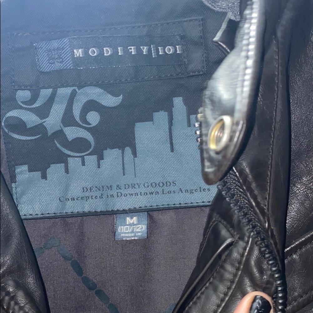 Leather jacket - Picture 3 of 5